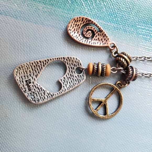 Lia Sophia Love & Peace Necklace - Picture 7 of 9
